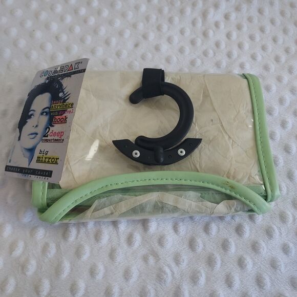 Cosmepak Travel Cosmetic Pouch With Mirror Hanging Folding NWT Clear Compartment - Picture 1 of 13